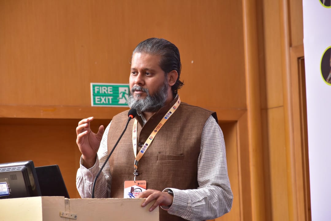 Dr. Wahegaonkar Speaking at Preethi Trauma Update